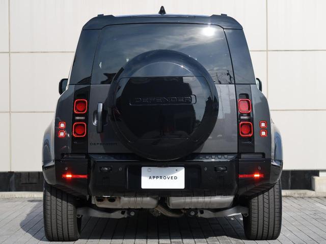 ディフェンダー １１０Ｘ－ダイナミックＨＳＥ　Ｄ３５０　認定中古車　ディーゼル　禁煙車　１オーナー　サンルーフ　エアサス　前席シートヒーター＆シートクーラー　デジタルミラー　フィックスドサイドステップ　ＭＥＲＩＤＩＡＮ　純正２２インチアルミ（30枚目）