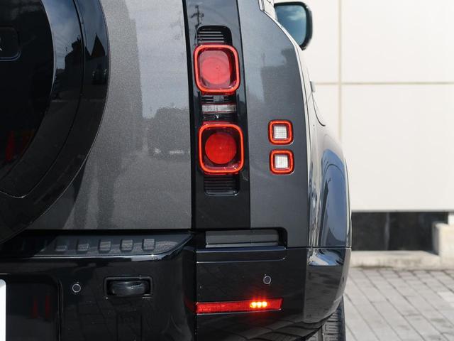 ディフェンダー １１０Ｘ－ダイナミックＨＳＥ　Ｄ３５０　認定中古車　ディーゼル　禁煙車　１オーナー　サンルーフ　エアサス　前席シートヒーター＆シートクーラー　デジタルミラー　フィックスドサイドステップ　ＭＥＲＩＤＩＡＮ　純正２２インチアルミ（31枚目）