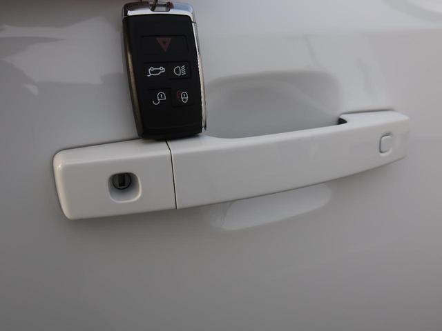 ディフェンダー １３０ＳＥ　Ｄ３００　認定中古車　１オーナー　ディーゼル　禁煙車　サンルーフ　フィックスドサイドステップ　アダプティブクルーズ　エアサスペンション　３Ｄサラウンドカメラ　衝突軽減システム　純正２０インチアルミ　スマートキー（9枚目）