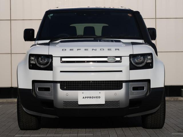 ディフェンダー １３０ＳＥ　Ｄ３００　認定中古車　１オーナー　ディーゼル　禁煙車　サンルーフ　フィックスドサイドステップ　アダプティブクルーズ　エアサスペンション　３Ｄサラウンドカメラ　衝突軽減システム　純正２０インチアルミ　スマートキー（22枚目）