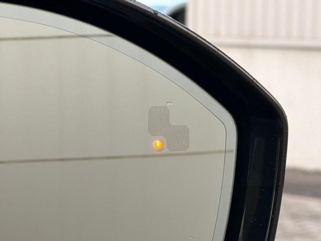 �y�u���C���h�X�|�b�g���j�^�[�z���E�΂ߌ��𕽍s���đ���Ԃ�F�����A�Ԑ��ύX�̍ۂɊ댯���@�m����ƃh���C�o�[�֌x���𑣂��܂��B��E�J�E�g���l�����ȂǑ��s���̊����������قǗ���ɂȂ���S���u�ł��B