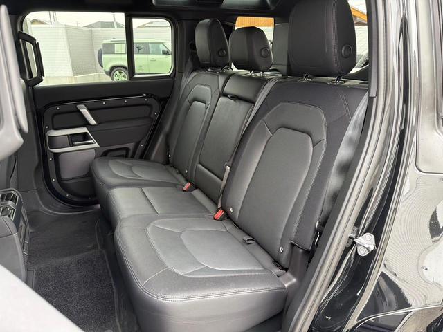 ディフェンダー 110イースナーエディション 認定中古車 イースナーEDITION ディーゼル 禁煙車 1オーナー エアサス ステアリングヒーター ヘッドアップディスプレイ MERIDIAN 純正20インチアルミ サテンプロテクションフィルム(68枚目)