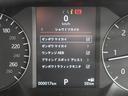 【ブラインドスポットモニター】左右斜め後ろを平行して走る車を認識し、車線変更の際に危険を察知するとドライバーへ警告を促します。夜・雨・トンネル内など走行時の環境が悪い時ほど便りになる安全装置です。