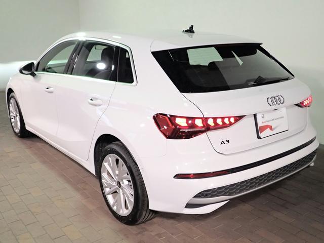 A3 スポーツバックアドバンスド 1stエディション 限定車 1stエディション専用ブラウンレザーシート 禁煙 弊社デモカー 純正ナビ Bカメラ マトリックスLEDヘッドライトダイナミックターンインディケーター コンビニエンス&アシスタンスPKGライト(4枚目)