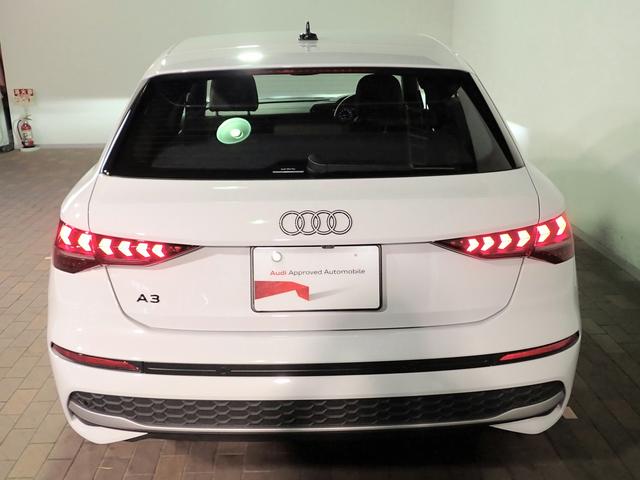 A3 スポーツバックアドバンスド 1stエディション 限定車 1stエディション専用ブラウンレザーシート 禁煙 弊社デモカー 純正ナビ Bカメラ マトリックスLEDヘッドライトダイナミックターンインディケーター コンビニエンス&アシスタンスPKGライト(5枚目)