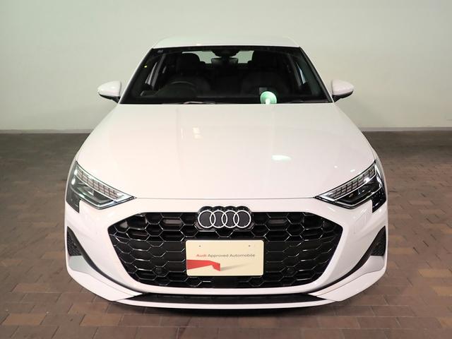 Ａ３セダン ３０ＴＦＳＩアドバンスド　元当社デモカー　禁煙　純正ナビ　Ｂカメラ　ＥＴＣ２．０　Ｐシート　Ｓヒーター　ナビゲーションパッケージ　ＡｐｐｌｅＣａｒＰｌａｙ　ＡｎｄｒｏｉｄＡｕｔｏ　コンビニエンス＆アシスタンスパッケージライト（2枚目）