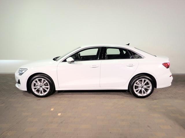 Ａ３セダン ３０ＴＦＳＩアドバンスド　元当社デモカー　禁煙　純正ナビ　Ｂカメラ　ＥＴＣ２．０　Ｐシート　Ｓヒーター　ナビゲーションパッケージ　ＡｐｐｌｅＣａｒＰｌａｙ　ＡｎｄｒｏｉｄＡｕｔｏ　コンビニエンス＆アシスタンスパッケージライト（3枚目）