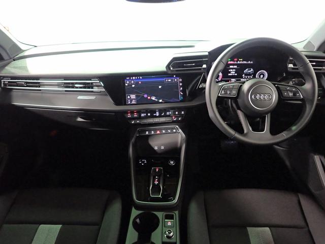 Ａ３セダン ３０ＴＦＳＩアドバンスド　元当社デモカー　禁煙　純正ナビ　Ｂカメラ　ＥＴＣ２．０　Ｐシート　Ｓヒーター　ナビゲーションパッケージ　ＡｐｐｌｅＣａｒＰｌａｙ　ＡｎｄｒｏｉｄＡｕｔｏ　コンビニエンス＆アシスタンスパッケージライト（6枚目）