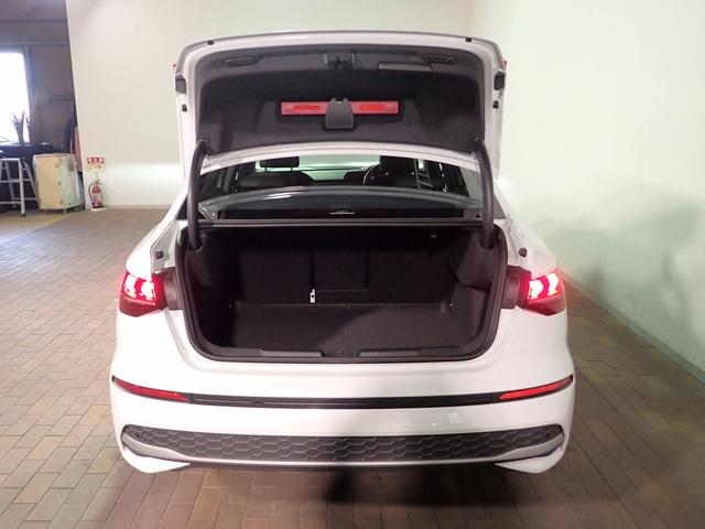 Ａ３セダン ３０ＴＦＳＩアドバンスド　元当社デモカー　禁煙　純正ナビ　Ｂカメラ　ＥＴＣ２．０　Ｐシート　Ｓヒーター　ナビゲーションパッケージ　ＡｐｐｌｅＣａｒＰｌａｙ　ＡｎｄｒｏｉｄＡｕｔｏ　コンビニエンス＆アシスタンスパッケージライト（24枚目）