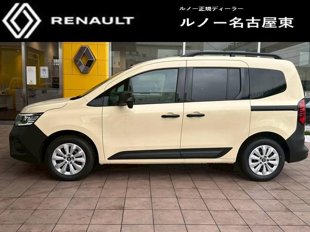 カングー クルール　ディーゼル　ＭＴ　７０台限定車　限定車専用ボディカラー　エクステンテッドグリップ　ブラックバンパー　アダプティブクルーズコントロール　ワイヤレスチャージャー　電動パーキングブレーキ　衝突被害軽減ブレーキ（3枚目）