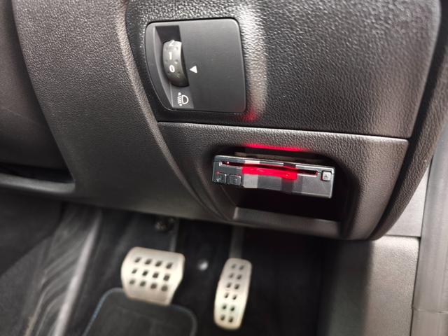 メガーヌ GT アップルカープレイ アンドロイドオートオーディオ バックカメラ スマートキー 衝突被害軽減ブレーキ クルコン パドルシフト 前後ソナー LEDライト 禁煙車(14枚目)