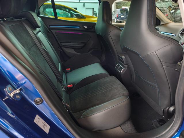 メガーヌ GT アップルカープレイ アンドロイドオートオーディオ バックカメラ スマートキー 衝突被害軽減ブレーキ クルコン パドルシフト 前後ソナー LEDライト 禁煙車(37枚目)