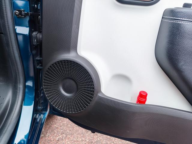 トゥインゴ インテンス ハーフレザーシート AppleCarplay アンドロイドオート対応 バックカメラ クルーズコントロール 16インチホイール(10枚目)