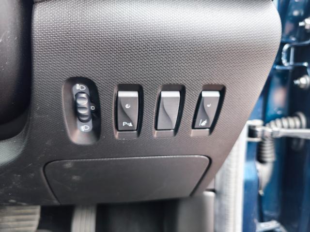 トゥインゴ インテンス ハーフレザーシート AppleCarplay アンドロイドオート対応 バックカメラ クルーズコントロール 16インチホイール(12枚目)