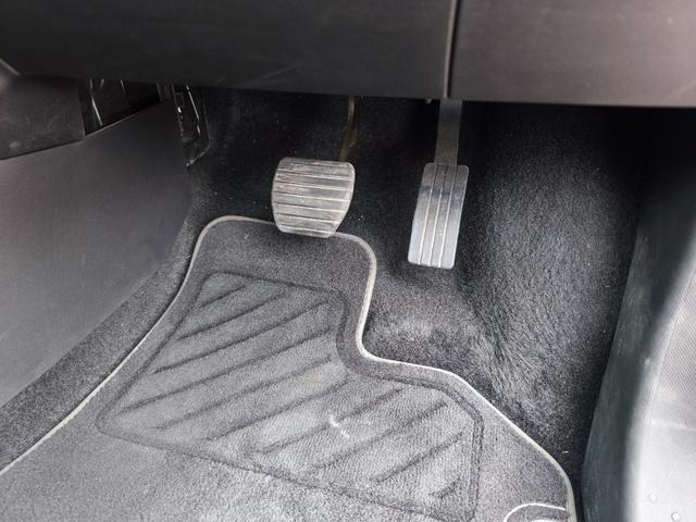 トゥインゴ インテンス ハーフレザーシート AppleCarplay アンドロイドオート対応 バックカメラ クルーズコントロール 16インチホイール(13枚目)