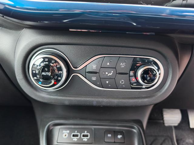 トゥインゴ インテンス ハーフレザーシート AppleCarplay アンドロイドオート対応 バックカメラ クルーズコントロール 16インチホイール(15枚目)