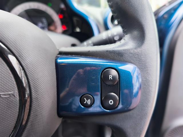 トゥインゴ インテンス ハーフレザーシート AppleCarplay アンドロイドオート対応 バックカメラ クルーズコントロール 16インチホイール(18枚目)