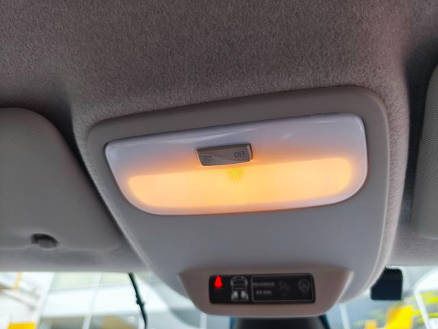 トゥインゴ インテンス ハーフレザーシート AppleCarplay アンドロイドオート対応 バックカメラ クルーズコントロール 16インチホイール(21枚目)