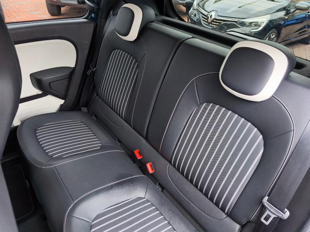 トゥインゴ インテンス ハーフレザーシート AppleCarplay アンドロイドオート対応 バックカメラ クルーズコントロール 16インチホイール(34枚目)