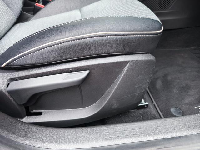 ルーテシア ラ・パリジェンヌ ステアリングヒーター アダプティブクルーズコントロール 衝突軽減ブレーキ リアカメラ Carplay ETC クリアランスソナー LEDヘッドライト(8枚目)