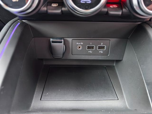 ルーテシア ラ・パリジェンヌ ステアリングヒーター アダプティブクルーズコントロール 衝突軽減ブレーキ リアカメラ Carplay ETC クリアランスソナー LEDヘッドライト(15枚目)