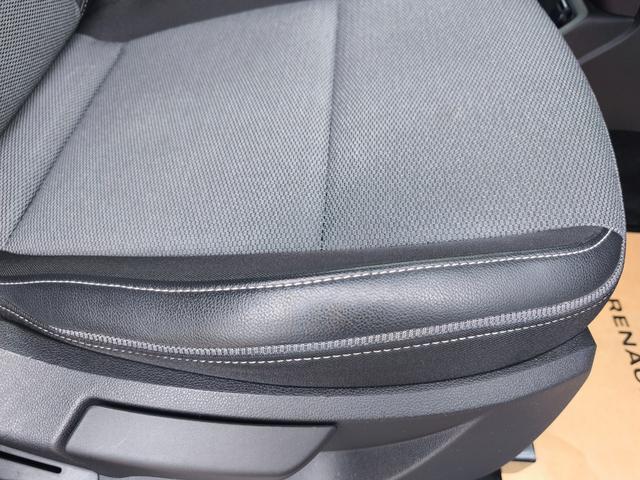 カングー インテンス ガソリンターボ 7速EDC 両側スライドドア ダブルバックドア 追従クルコン AppleCarPlay AndroidAuto(11枚目)