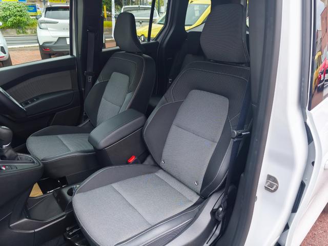 カングー インテンス ガソリンターボ 7速EDC 両側スライドドア ダブルバックドア 追従クルコン AppleCarPlay AndroidAuto(13枚目)