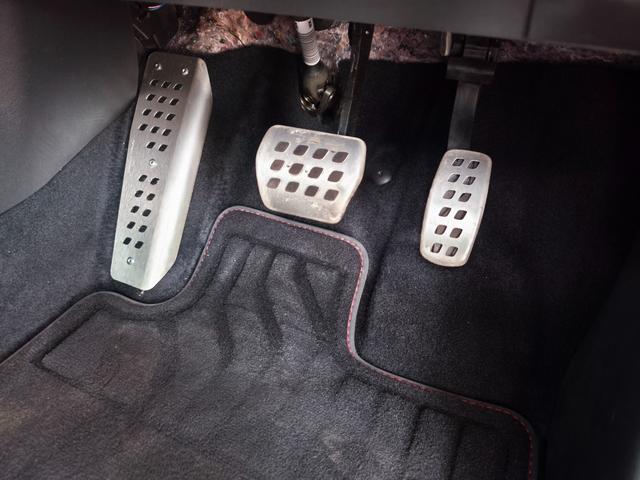 メガーヌ ルノー スポール シートヒーター アダプティブクルコン ブレンボブレーキ 四輪操舵 AppleCarPlay/AndroidAuto対応 ディスプレイオーディオ 前後ソナー(7枚目)