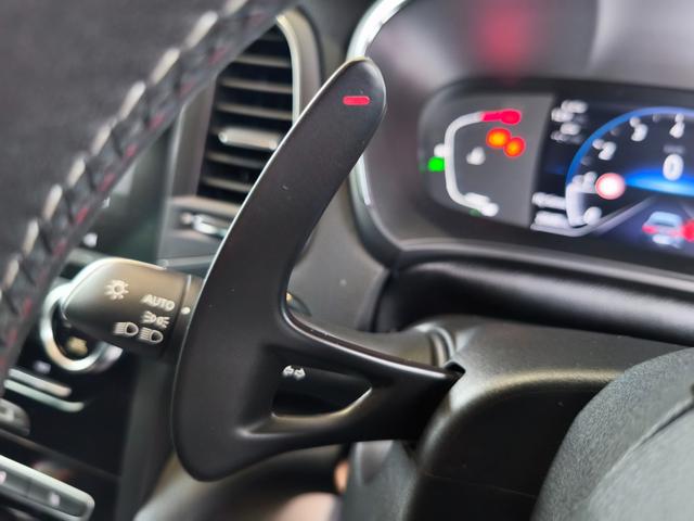 メガーヌ ルノー スポール シートヒーター アダプティブクルコン ブレンボブレーキ 四輪操舵 AppleCarPlay/AndroidAuto対応 ディスプレイオーディオ 前後ソナー(18枚目)