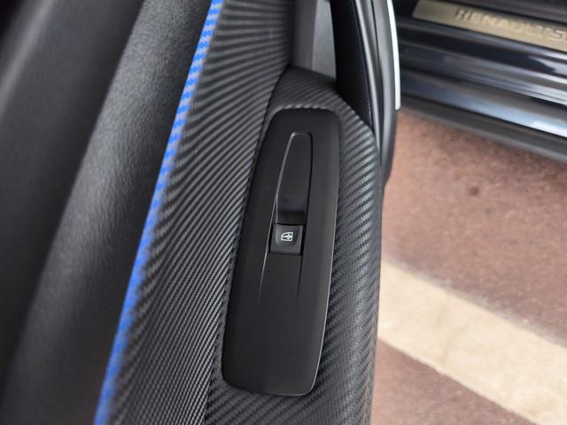 メガーヌ ルノー スポール シートヒーター アダプティブクルコン ブレンボブレーキ 四輪操舵 AppleCarPlay/AndroidAuto対応 ディスプレイオーディオ 前後ソナー(27枚目)