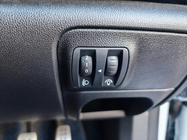 メガーヌ ルノー スポール トロフィー MT 純正レカロシート ブレンボブレーキ AppleCarplay Bluetooth LEDヘッドライト バックカメラ アダプティブクルーズコントロール 純正19インチアルミ(17枚目)