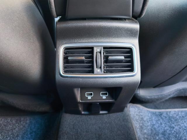 メガーヌ ルノー スポール トロフィー MT 純正レカロシート ブレンボブレーキ AppleCarplay Bluetooth LEDヘッドライト バックカメラ アダプティブクルーズコントロール 純正19インチアルミ(41枚目)