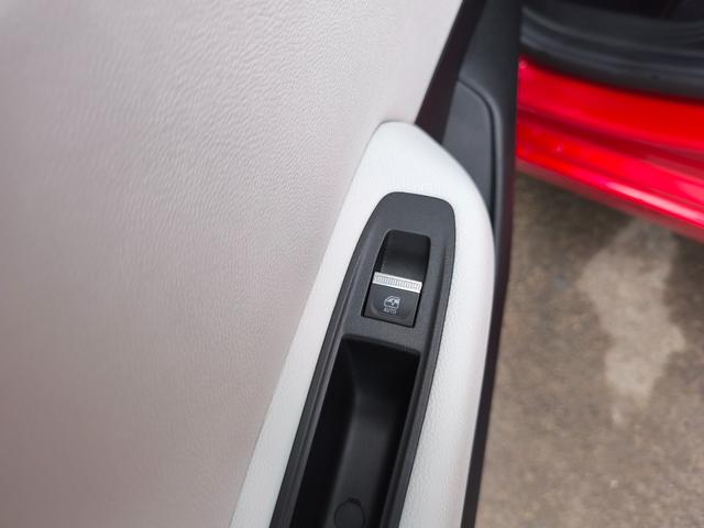 ルーテシア インテンス　テックパック　ＢＯＳＥスピーカー　３６０°カメラ　シートヒーター　ステアリングヒーター　アダプティブクルーズコントロール　衝突軽減ブレーキ　リアカメラ　Ｃａｒｐｌａｙ　ＥＴＣ　クリアランスソナー　ＬＥＤヘッドライト（33枚目）