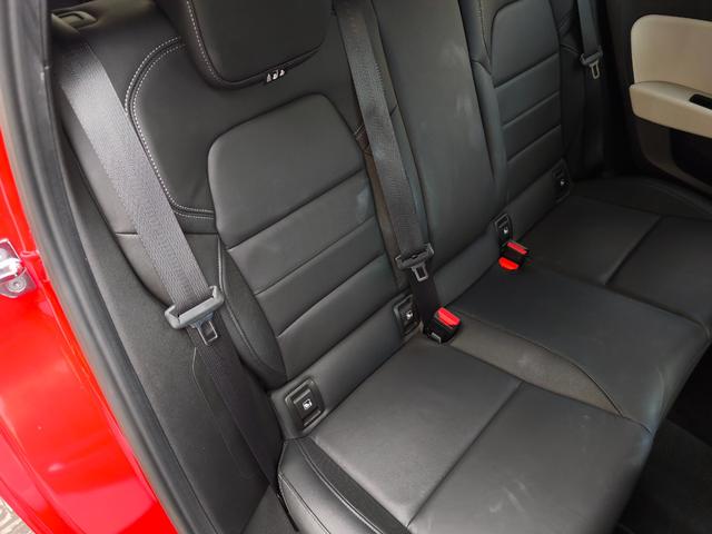 ルーテシア インテンス　テックパック　ＢＯＳＥスピーカー　３６０°カメラ　シートヒーター　ステアリングヒーター　アダプティブクルーズコントロール　衝突軽減ブレーキ　リアカメラ　Ｃａｒｐｌａｙ　ＥＴＣ　クリアランスソナー　ＬＥＤヘッドライト（36枚目）