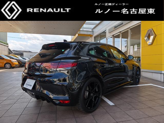 メガーヌ Ｒ．Ｓ．ウルティム　ＭＴ　バックカメラ　クリアランスソナー　クルーズコントロール　ＬＥＤヘッドランプ　スマートキー　アイドリングストップ　電動格納ミラー（4枚目）