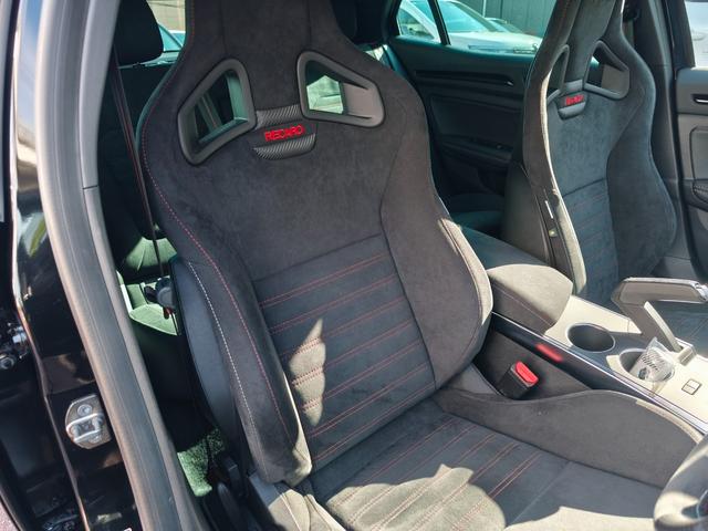 メガーヌ Ｒ．Ｓ．ウルティム　ＭＴ　バックカメラ　クリアランスソナー　クルーズコントロール　ＬＥＤヘッドランプ　スマートキー　アイドリングストップ　電動格納ミラー（10枚目）