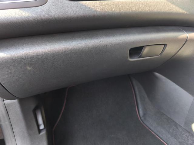 メガーヌ Ｒ．Ｓ．ウルティム　ＭＴ　バックカメラ　クリアランスソナー　クルーズコントロール　ＬＥＤヘッドランプ　スマートキー　アイドリングストップ　電動格納ミラー（14枚目）