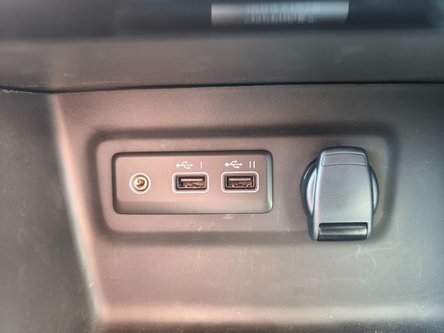 メガーヌ Ｒ．Ｓ．ウルティム　ＭＴ　バックカメラ　クリアランスソナー　クルーズコントロール　ＬＥＤヘッドランプ　スマートキー　アイドリングストップ　電動格納ミラー（24枚目）