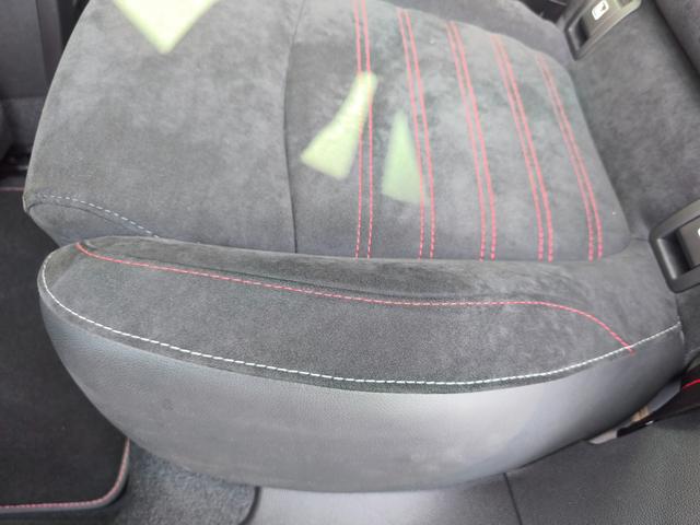 メガーヌ Ｒ．Ｓ．ウルティム　ＭＴ　バックカメラ　クリアランスソナー　クルーズコントロール　ＬＥＤヘッドランプ　スマートキー　アイドリングストップ　電動格納ミラー（36枚目）