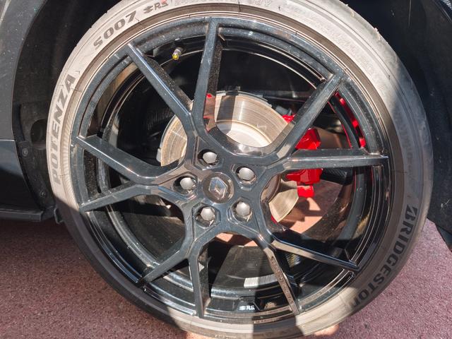 メガーヌ Ｒ．Ｓ．ウルティム　ＭＴ　バックカメラ　クリアランスソナー　クルーズコントロール　ＬＥＤヘッドランプ　スマートキー　アイドリングストップ　電動格納ミラー（47枚目）