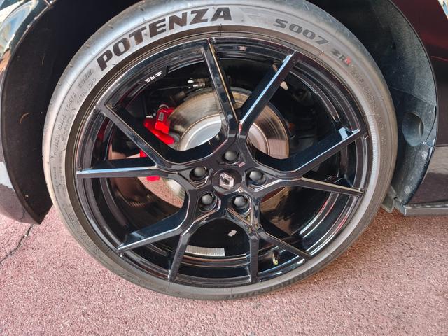 メガーヌ Ｒ．Ｓ．ウルティム　ＭＴ　バックカメラ　クリアランスソナー　クルーズコントロール　ＬＥＤヘッドランプ　スマートキー　アイドリングストップ　電動格納ミラー（48枚目）