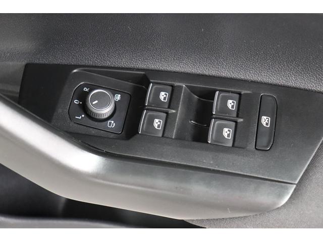 ポロ ＴＳＩスタイル　Ｖｏｌｋｓｗａｇｅｎ　Ｐｏｌｏ　ＴＳＩ　ＳＴＹＬＥ　アスコットグレー　令和４年　認定中古車　純正ナビディスカバープロ　デジタルメーター　Ｂｌｕｅｔｏｏｔｈ接続可能　ＥＴＣ２．０搭載（14枚目）