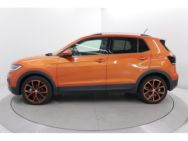Ｔ－クロス ＴＳＩ　１ｓｔプラス　Ｔ－ＣＲＯＳＳＳ　ＴＳＩ　１ｓｔ　ｐｌｕｓ　エナジェティックオレンジ　Ｖｏｌｋｓｗａｇｅｎ認定中古車　令和２年式　ＡＣＣ　ディスカバープロ　Ｂｌｕｅｔｏｏｔｈ接続可能　ＥＴＣ２．０搭載（3枚目）