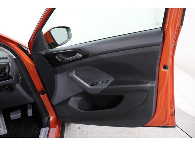 Ｔ－クロス ＴＳＩ　１ｓｔプラス　Ｔ－ＣＲＯＳＳＳ　ＴＳＩ　１ｓｔ　ｐｌｕｓ　エナジェティックオレンジ　Ｖｏｌｋｓｗａｇｅｎ認定中古車　令和２年式　ＡＣＣ　ディスカバープロ　Ｂｌｕｅｔｏｏｔｈ接続可能　ＥＴＣ２．０搭載（12枚目）