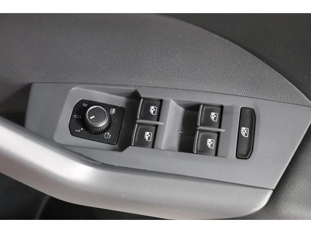 Ｔ－クロス ＴＳＩ　１ｓｔプラス　Ｔ－ＣＲＯＳＳＳ　ＴＳＩ　１ｓｔ　ｐｌｕｓ　エナジェティックオレンジ　Ｖｏｌｋｓｗａｇｅｎ認定中古車　令和２年式　ＡＣＣ　ディスカバープロ　Ｂｌｕｅｔｏｏｔｈ接続可能　ＥＴＣ２．０搭載（13枚目）