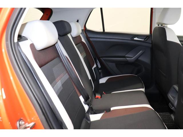 Ｔ－クロス ＴＳＩ　１ｓｔプラス　Ｔ－ＣＲＯＳＳＳ　ＴＳＩ　１ｓｔ　ｐｌｕｓ　エナジェティックオレンジ　Ｖｏｌｋｓｗａｇｅｎ認定中古車　令和２年式　ＡＣＣ　ディスカバープロ　Ｂｌｕｅｔｏｏｔｈ接続可能　ＥＴＣ２．０搭載（18枚目）