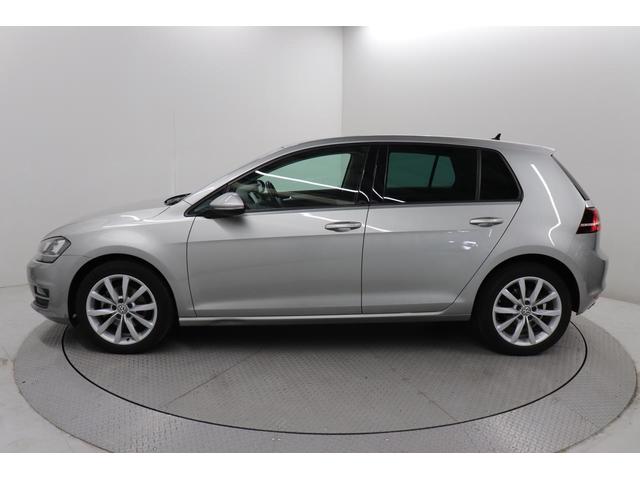 ゴルフ ＴＳＩコンフォートライン　コネクト　Ｇｏｌｆ　ＴＳＩ　Ｃｏｍｆｏｒｔｌｉｎｅ　ｃｏｎｎｅｃｔ　タングステンシルバーメタリック　認定中古車　平成２９年式　Ｂｌｕｅｔｏｏｔｈ接続可能　ＥＴＣ搭載　横滑り防止　ＡＢＳ（3枚目）