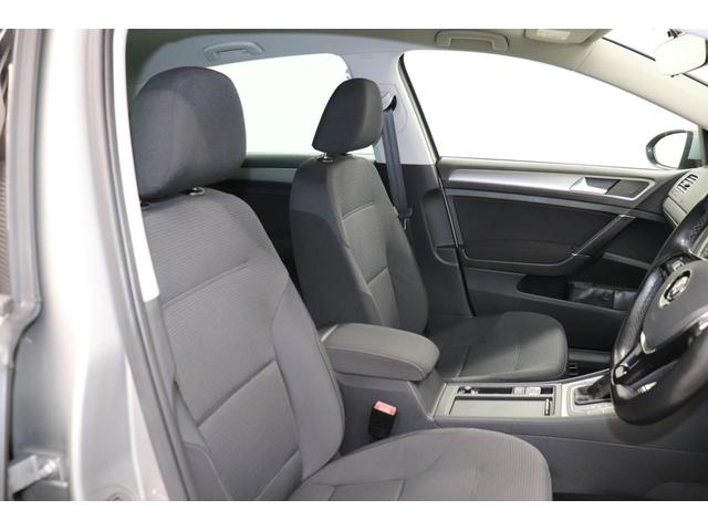 ゴルフ ＴＳＩコンフォートライン　コネクト　Ｇｏｌｆ　ＴＳＩ　Ｃｏｍｆｏｒｔｌｉｎｅ　ｃｏｎｎｅｃｔ　タングステンシルバーメタリック　認定中古車　平成２９年式　Ｂｌｕｅｔｏｏｔｈ接続可能　ＥＴＣ搭載　横滑り防止　ＡＢＳ（16枚目）