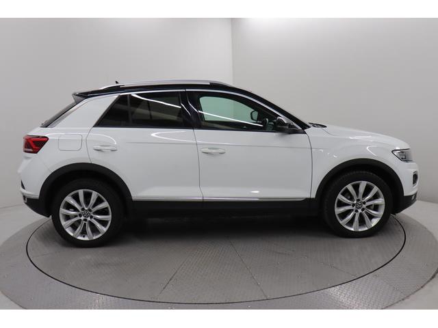 ドアとボディーの隙間などをご覧頂くと、他社とは一線を画す精度の高さに気付かれると思います