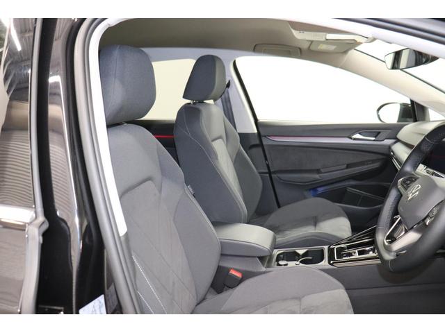 ゴルフ ｅＴＳＩスタイル　プラチナムエディション　Ｇｏｌｆ　ｅＴＳＩ　Ｓｔｙｌｅ　ｐｌａｔｉｎｕｍ　ｅｄｉｔｉｏｎ　ディープブラック　認定中古車　令和５年式　フロントアシス　ＡＣＣ　ＡＢＳ　純正ナビ　純正ホイール　ＥＴＣ２．０搭載（15枚目）